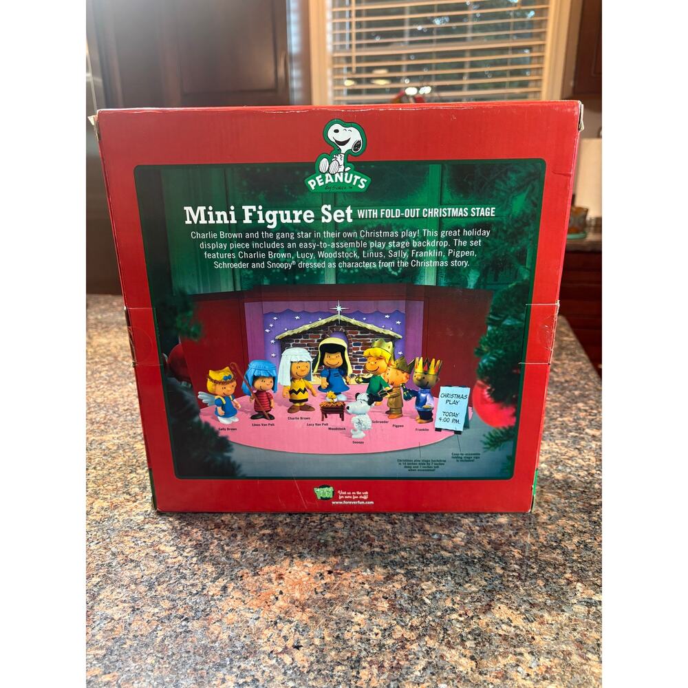 Peanuts Christmas Mini Nativity Pageant Set of 9 NIB - Picture 2 of 16